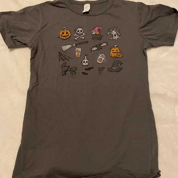 Tops - Halloween Iconic Characters Gray Tee size Small